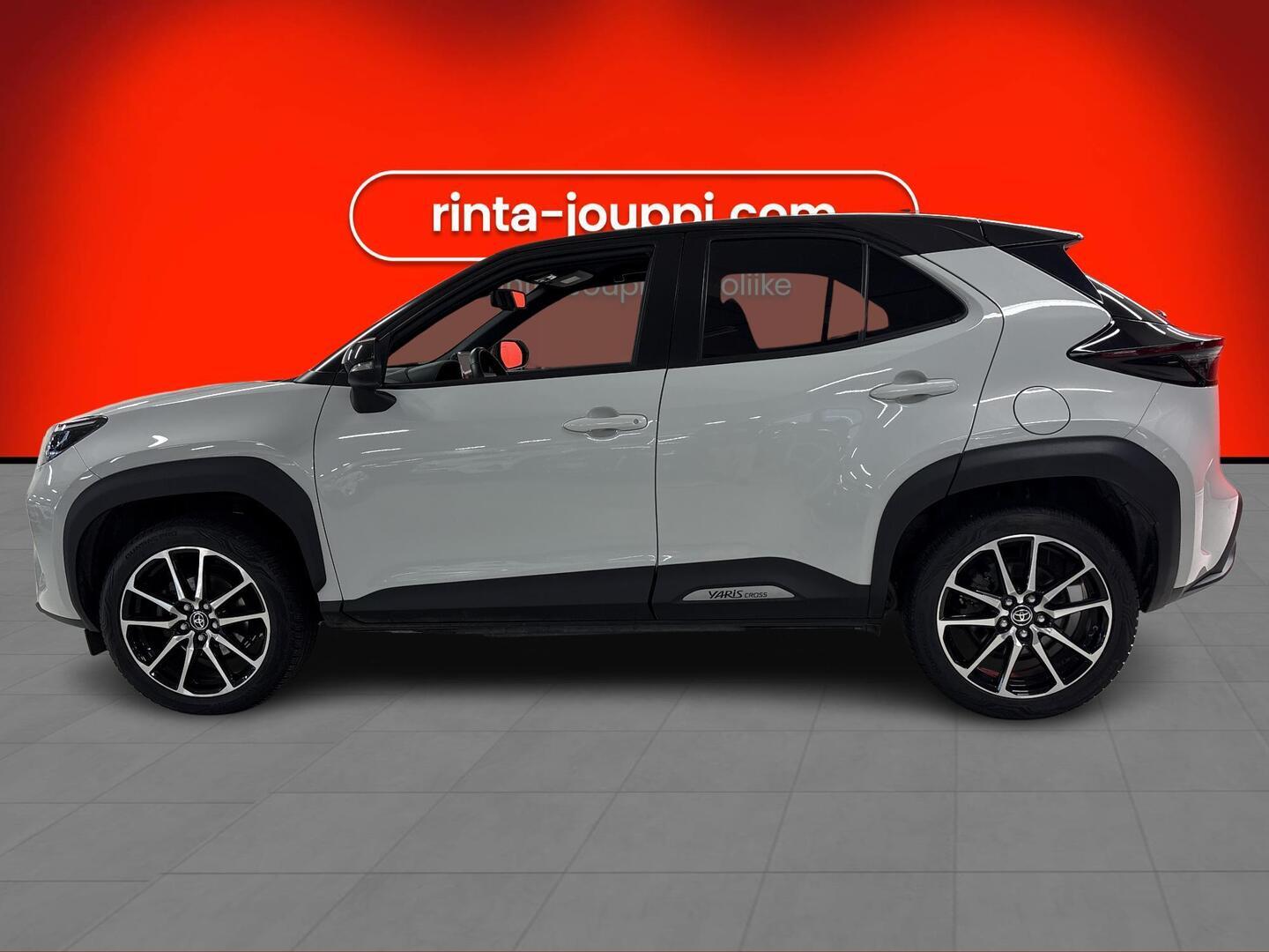 TOYOTA YARIS CROSS 2023