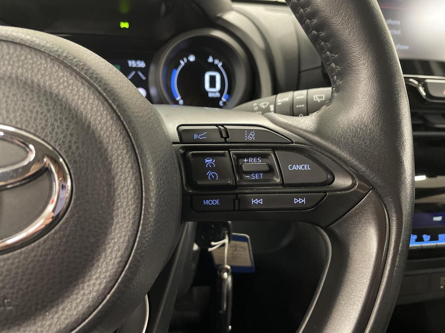 TOYOTA YARIS CROSS 2024