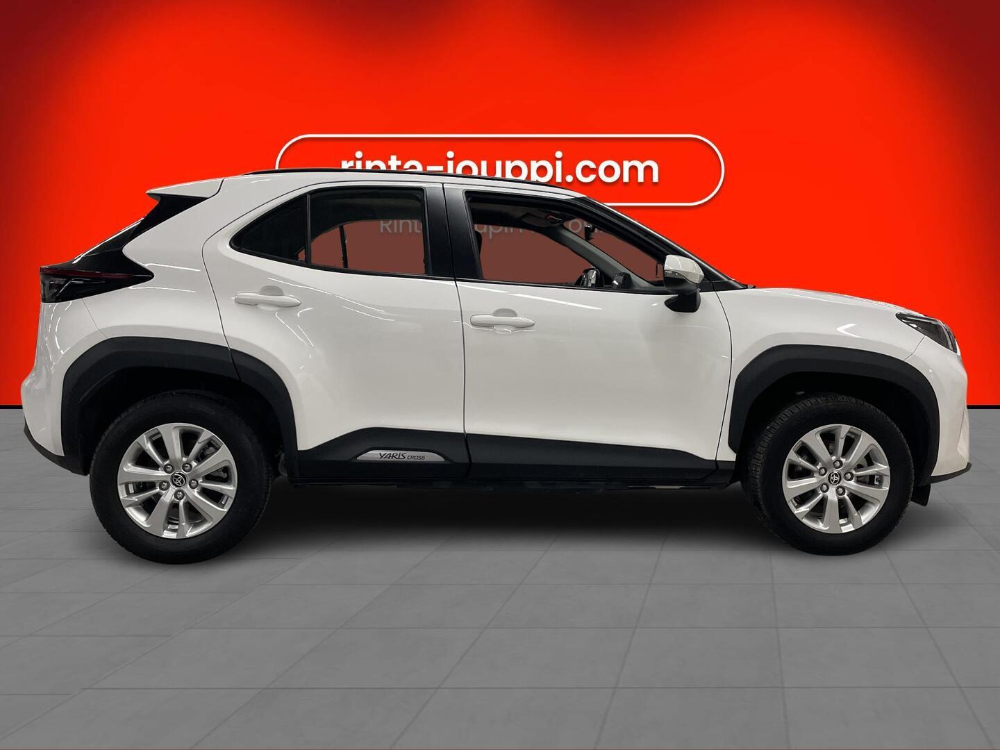 TOYOTA YARIS CROSS 2024