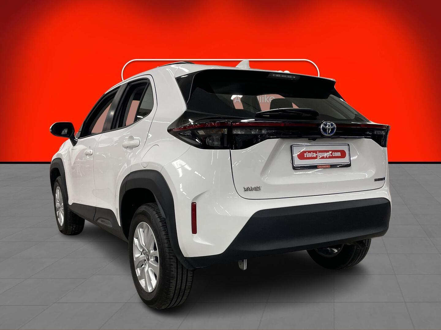TOYOTA YARIS CROSS 2024
