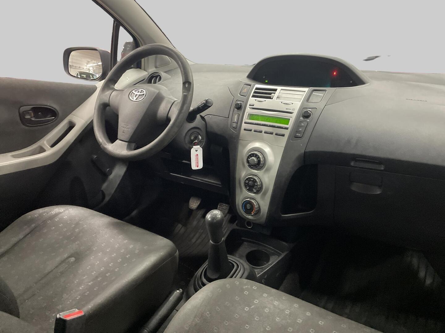 TOYOTA Yaris 2007