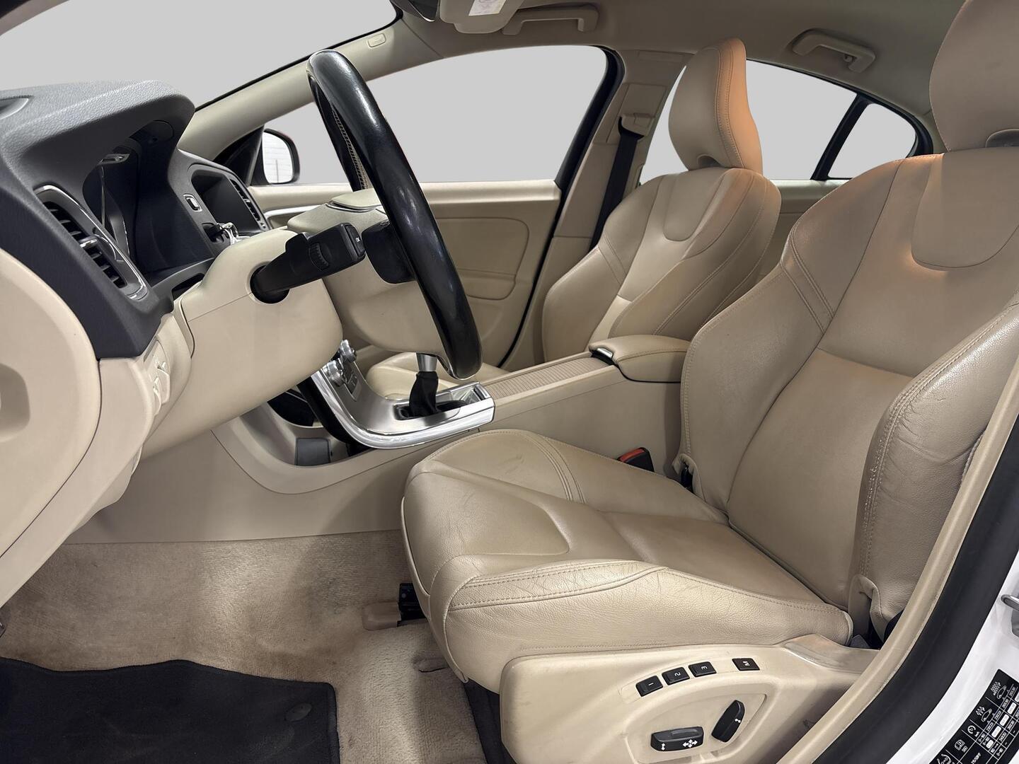 VOLVO S60 2015