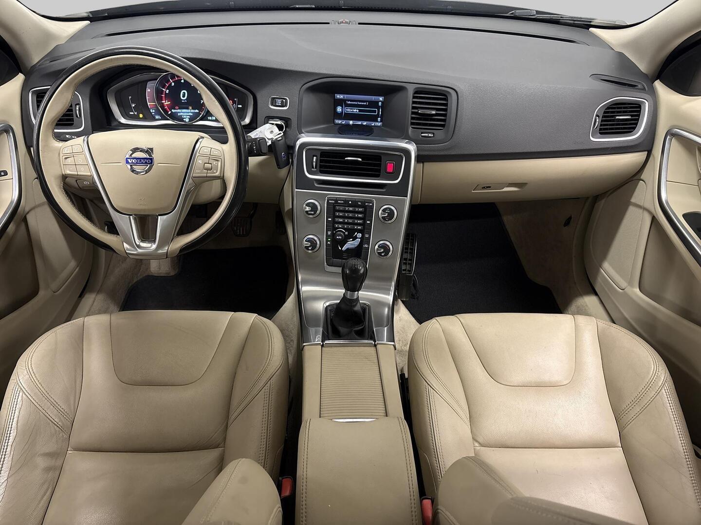 VOLVO S60 2015