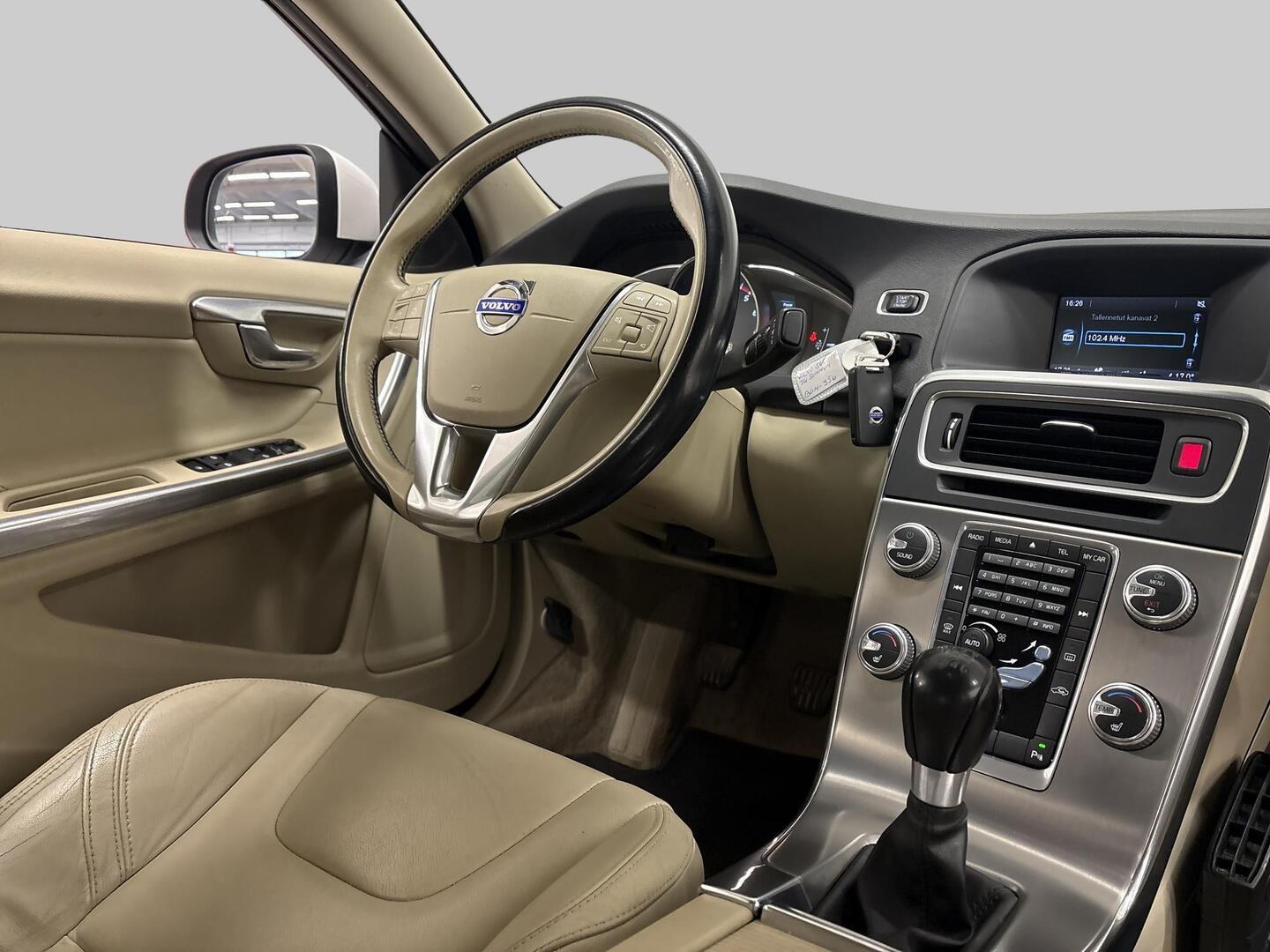 VOLVO S60 2015