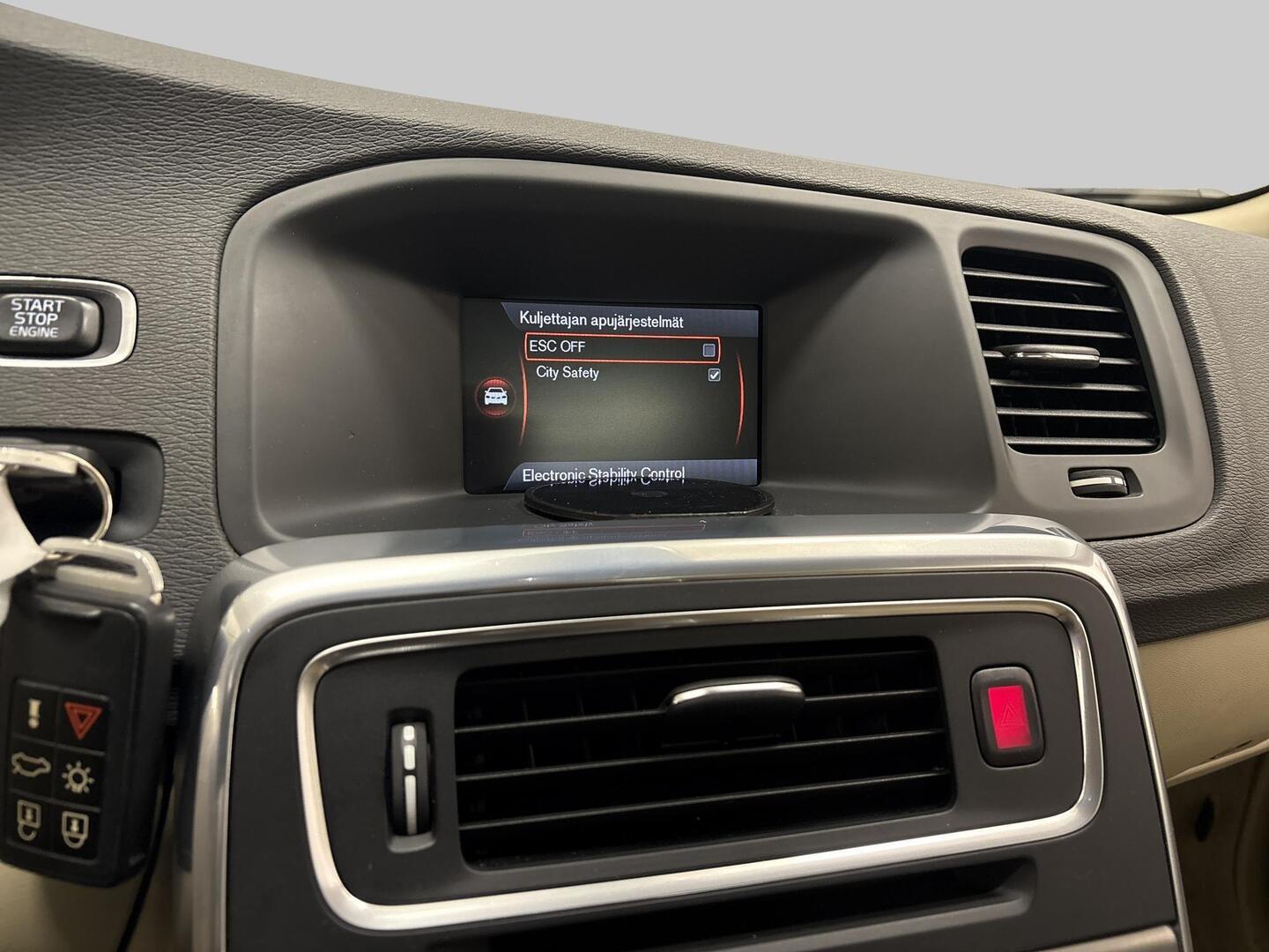 VOLVO S60 2015