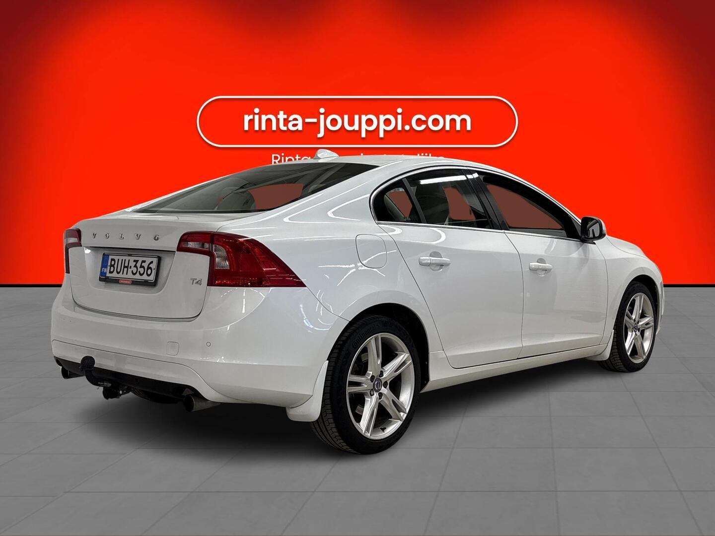 VOLVO S60 2015