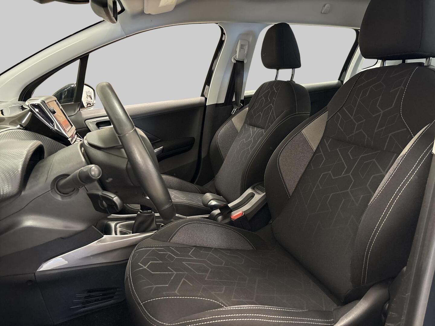 PEUGEOT 2008 2018