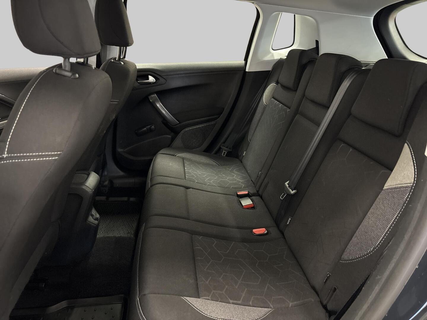 PEUGEOT 2008 2018