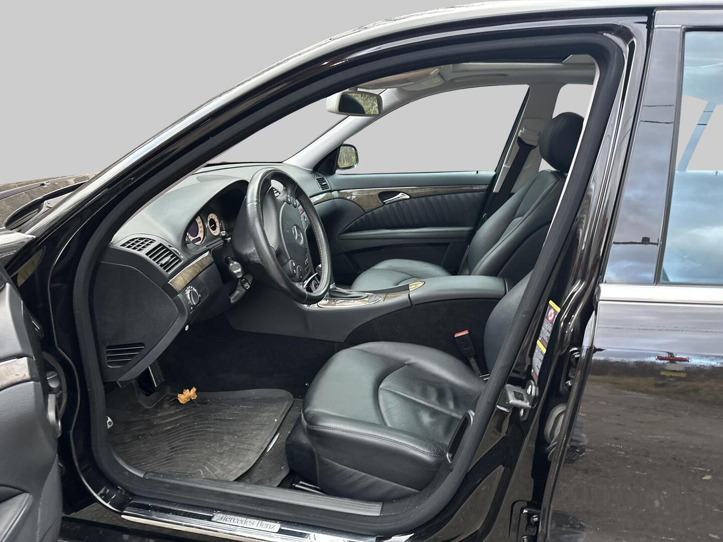 MERCEDES-BENZ E 2008