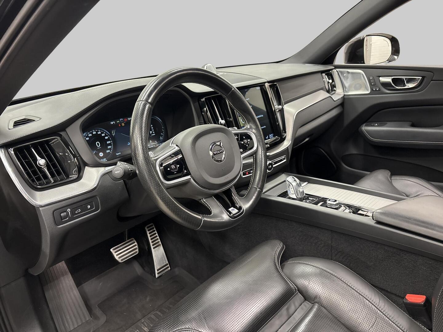 VOLVO XC60 2019