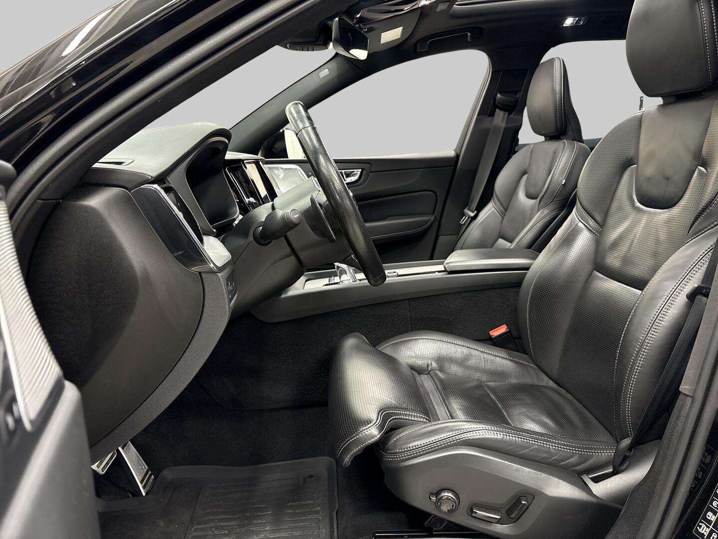 VOLVO XC60 2019