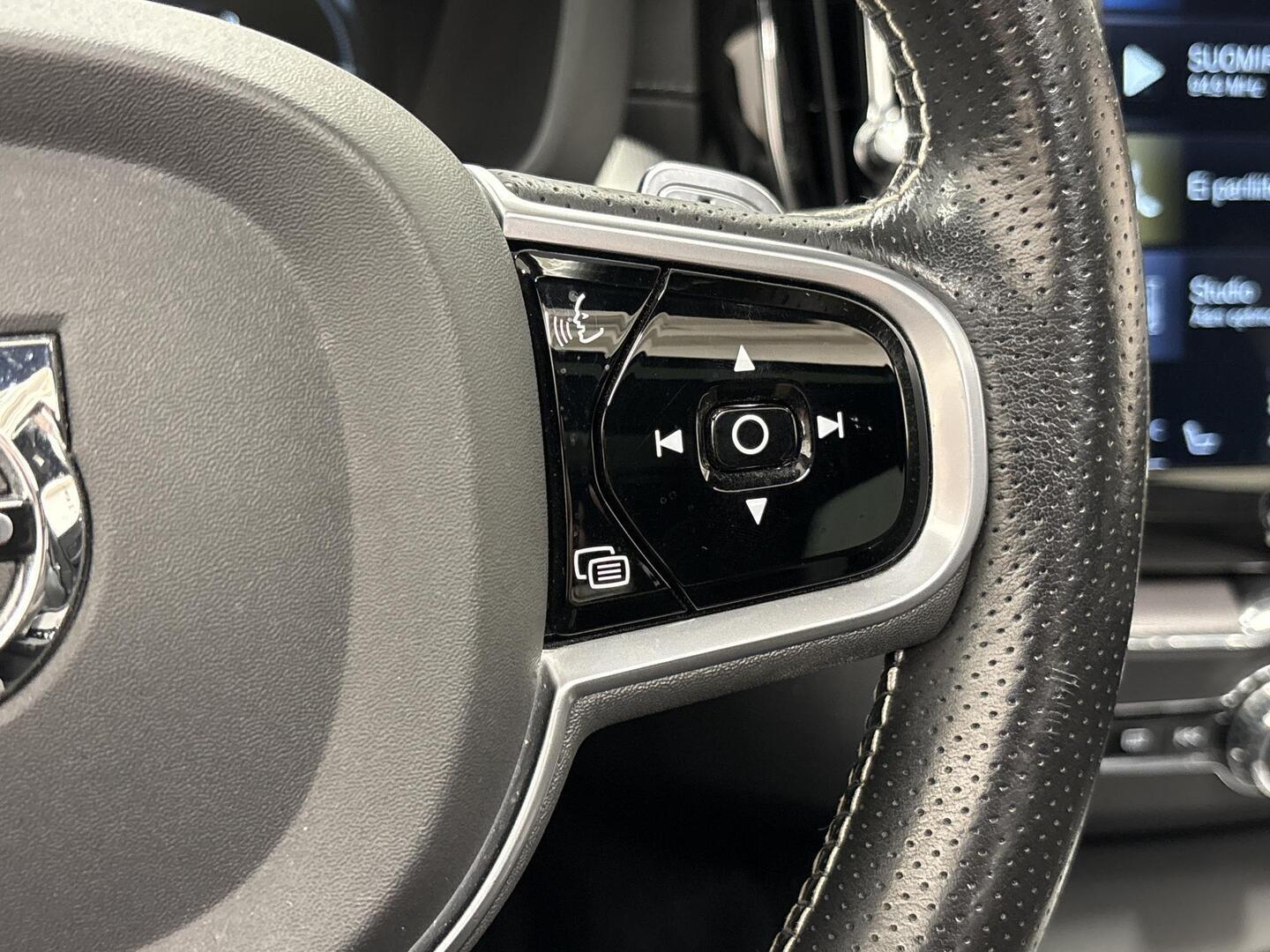 VOLVO XC60 2019