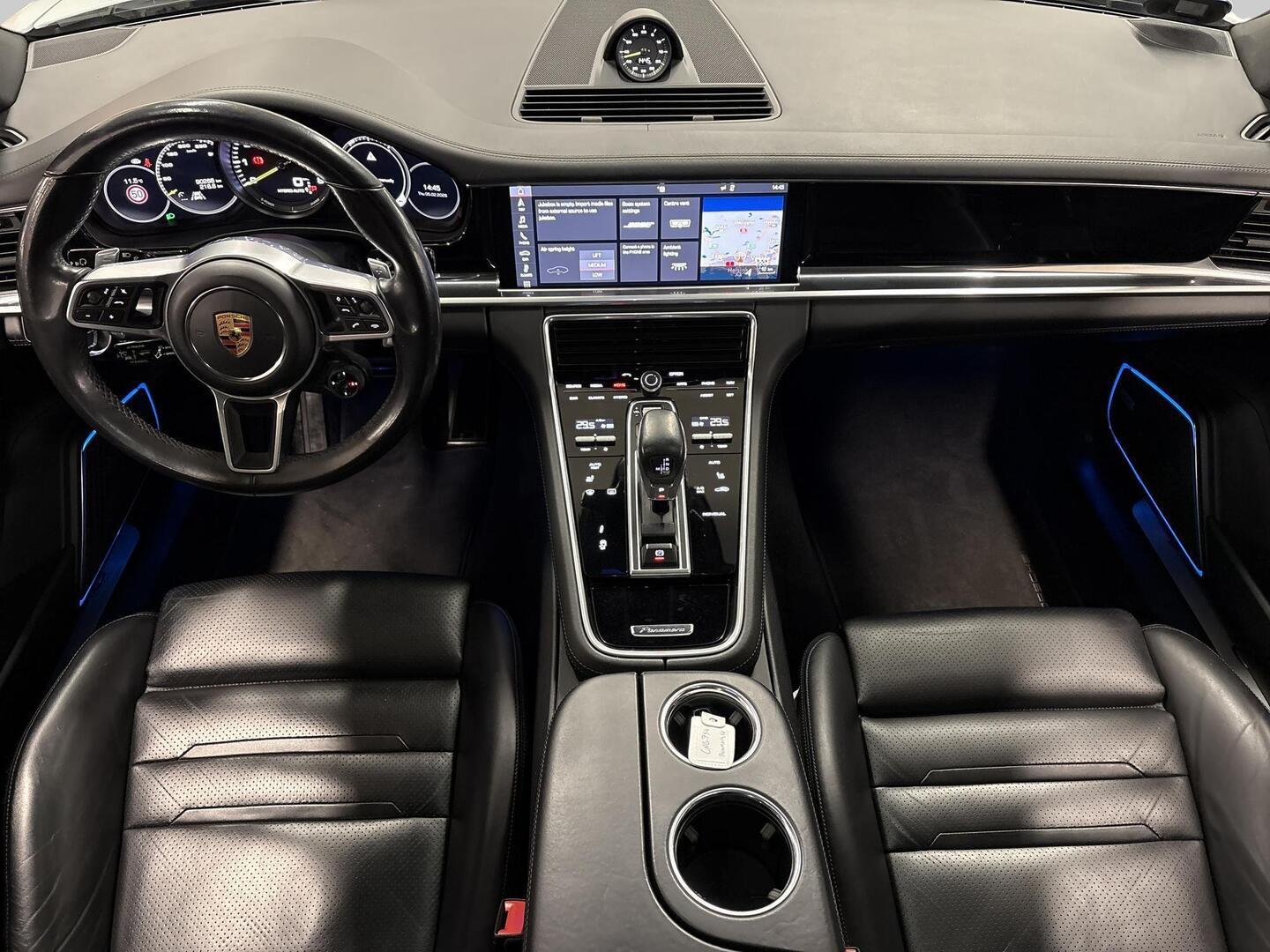 PORSCHE Panamera 2019