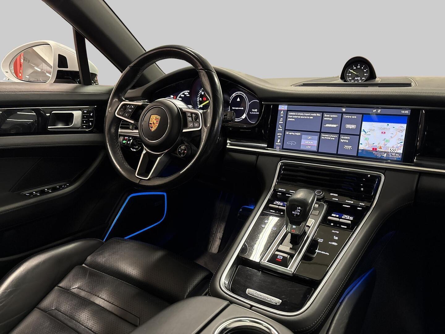 PORSCHE Panamera 2019