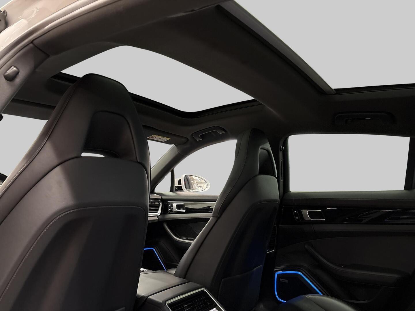 PORSCHE Panamera 2019