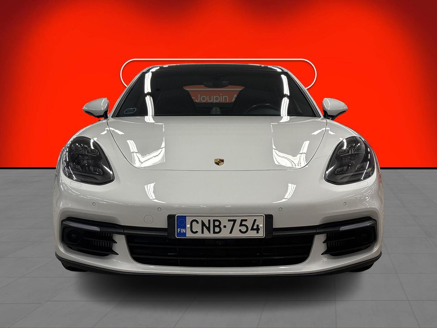 PORSCHE Panamera 2019