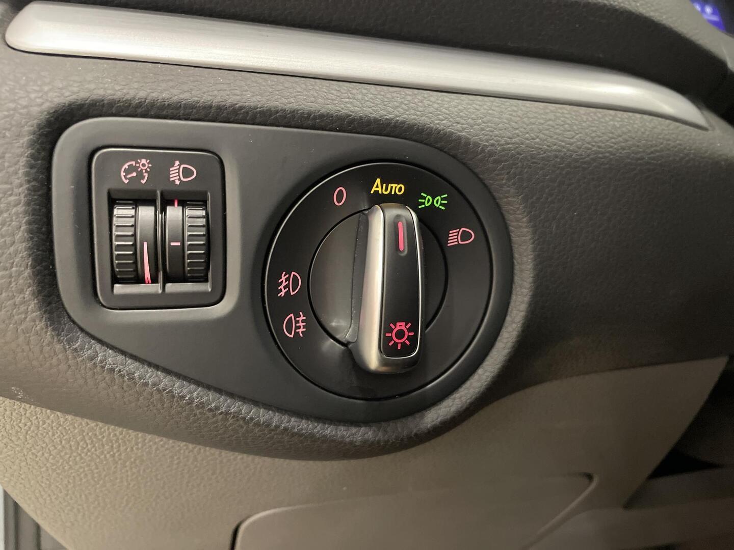 VOLKSWAGEN Sharan 2015