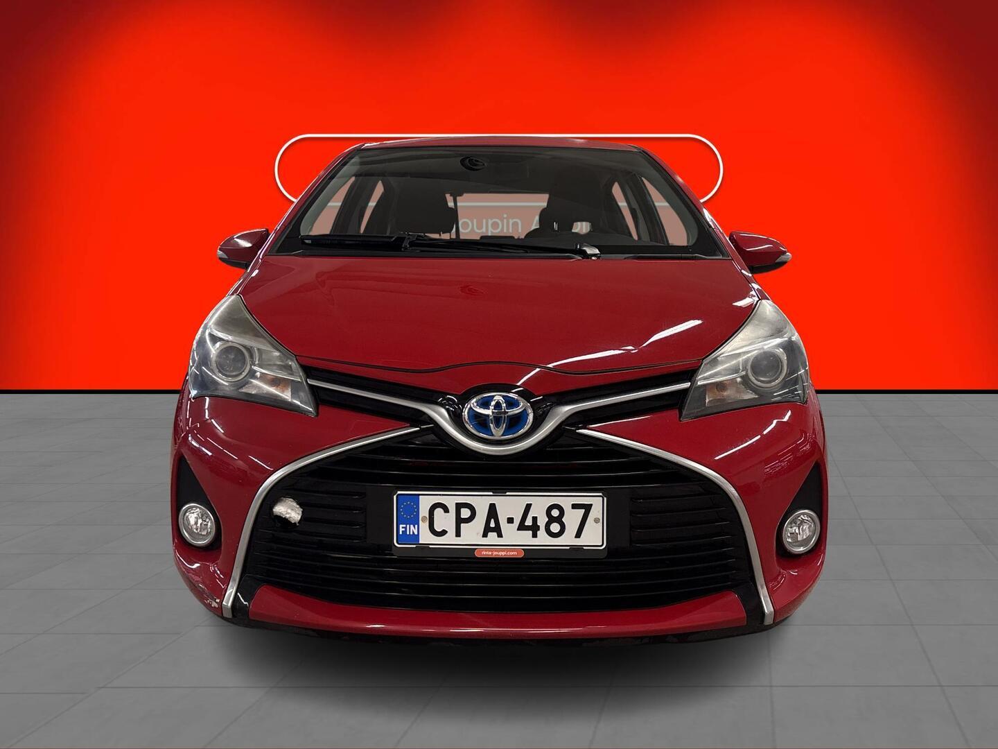 TOYOTA Yaris 2015