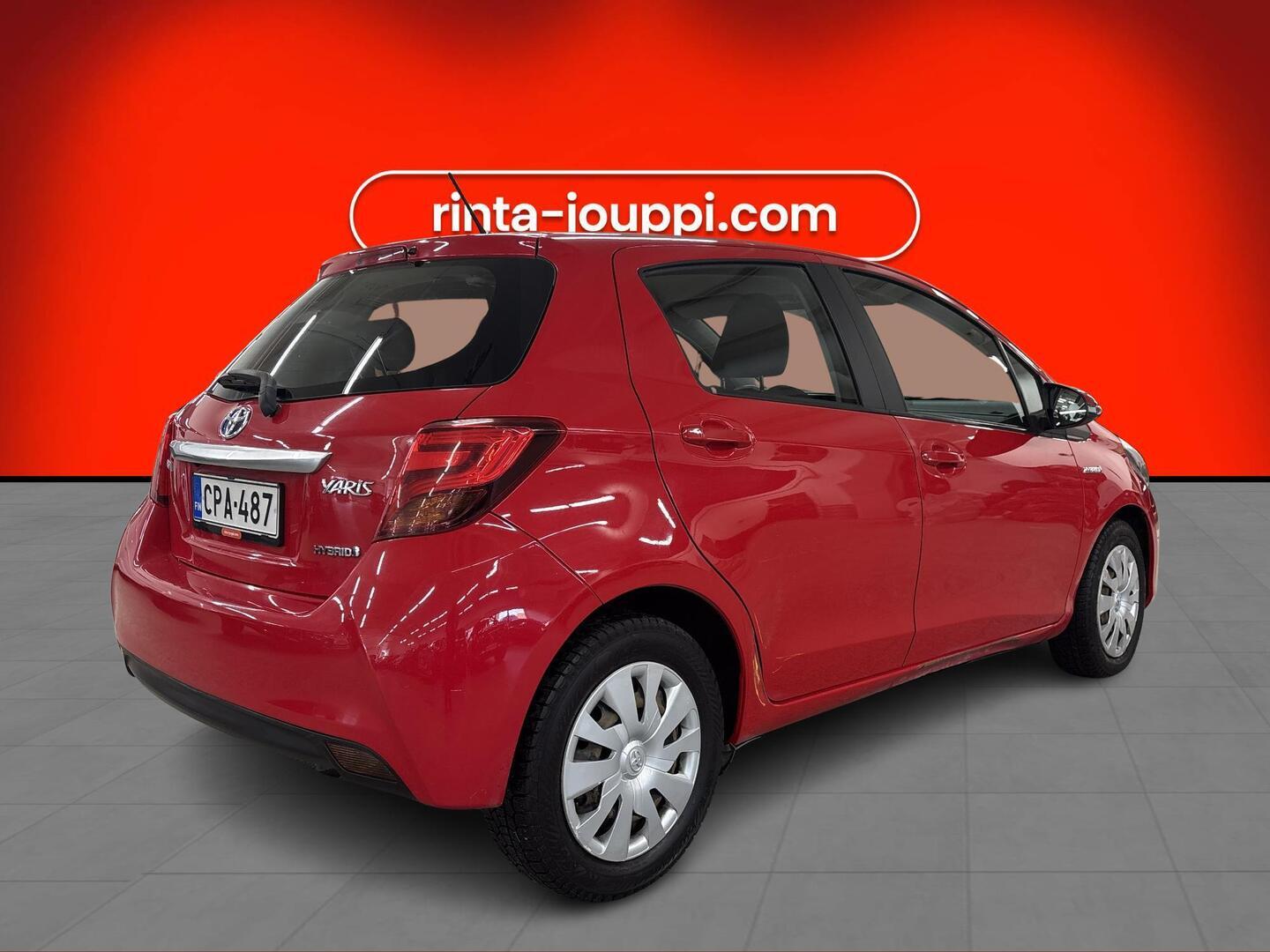 TOYOTA Yaris 2015