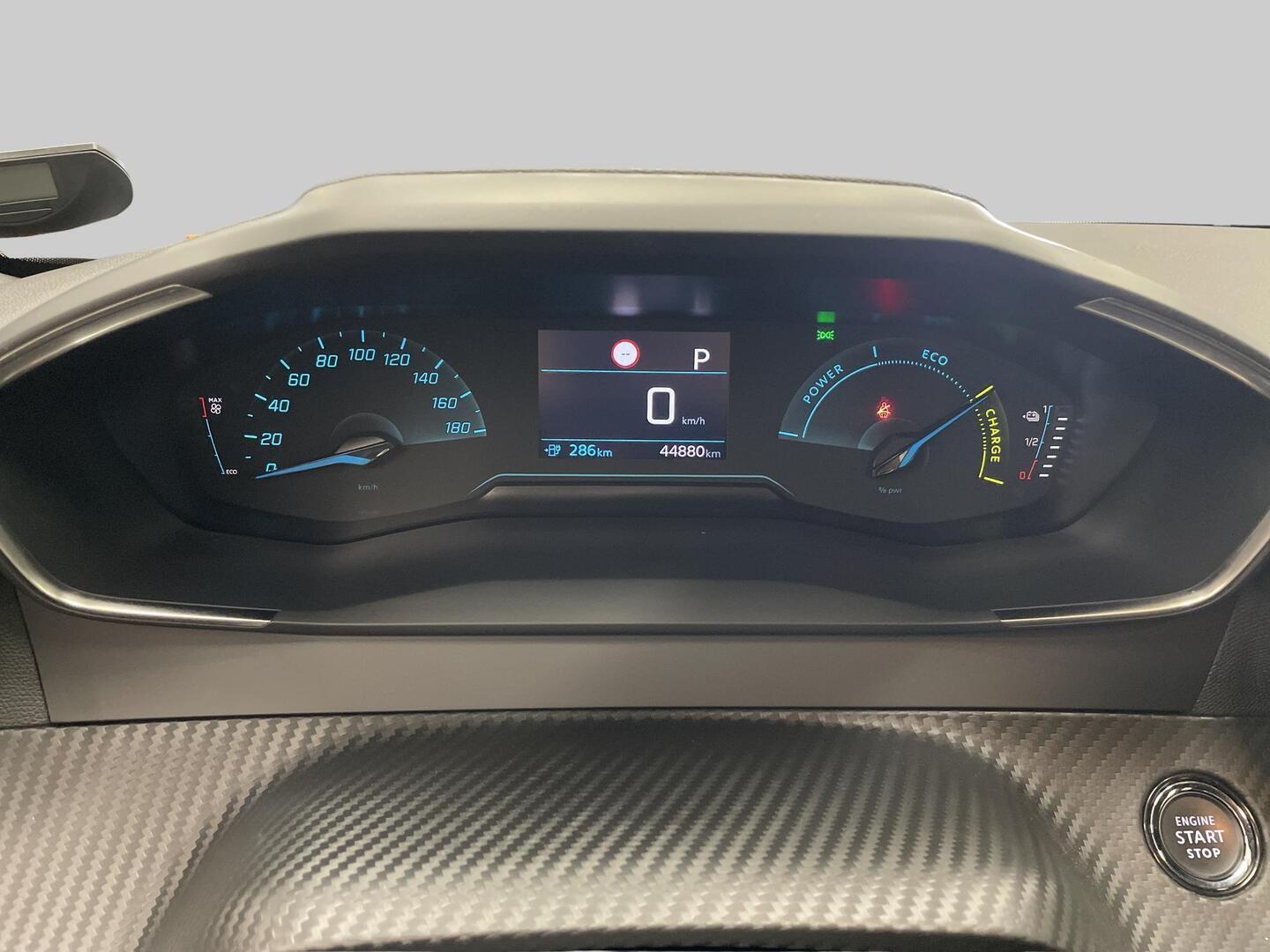 PEUGEOT e-2008 2023