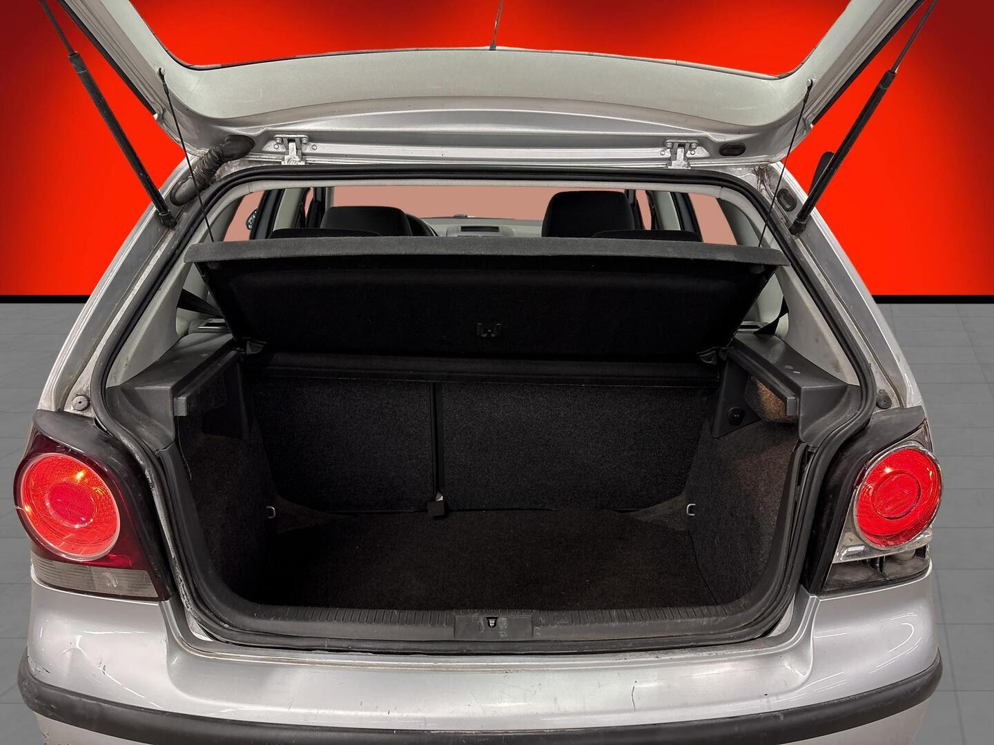 VOLKSWAGEN Polo 2005