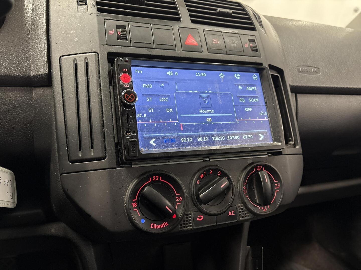 VOLKSWAGEN Polo 2005