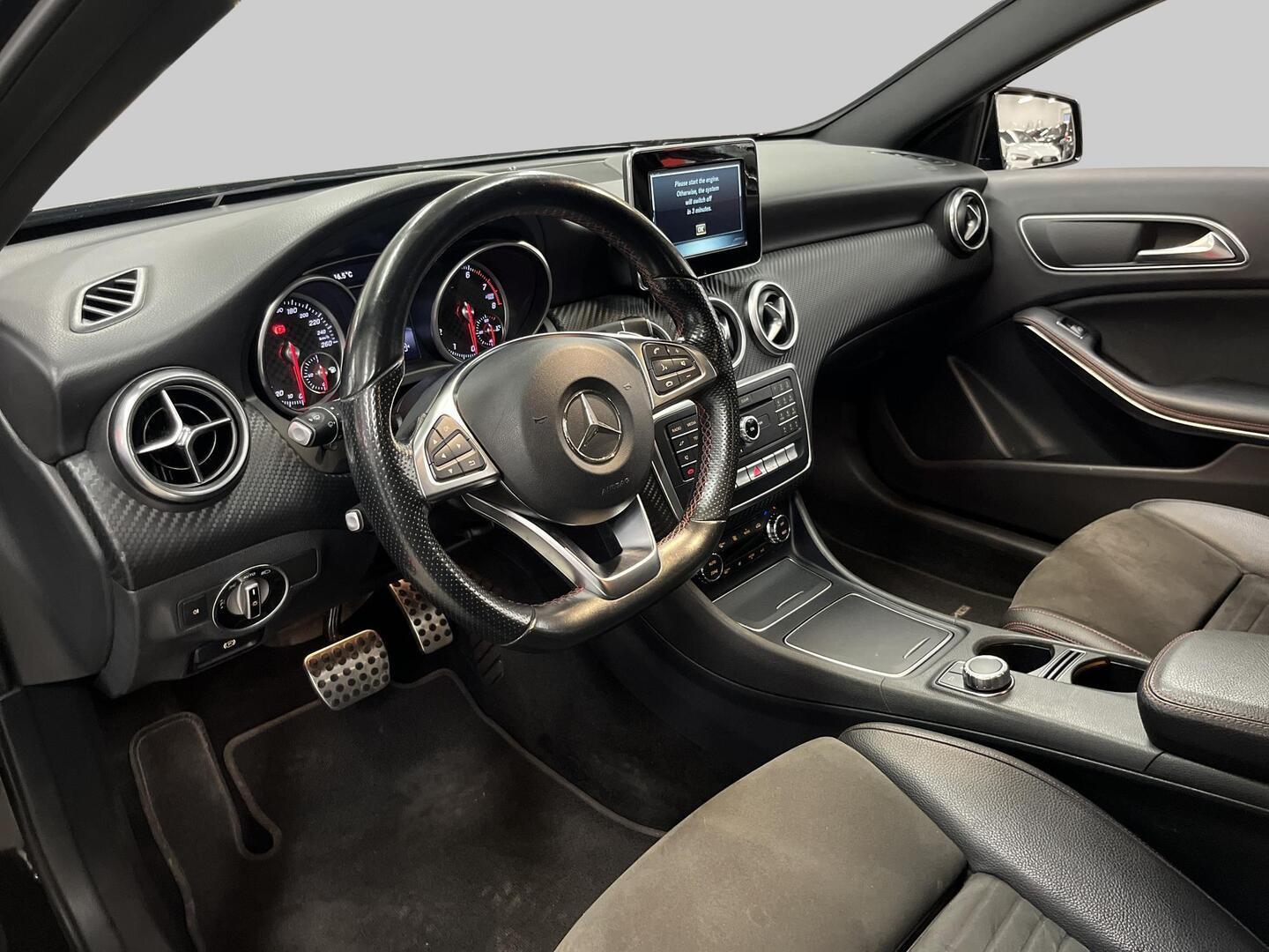 MERCEDES-BENZ A 2015