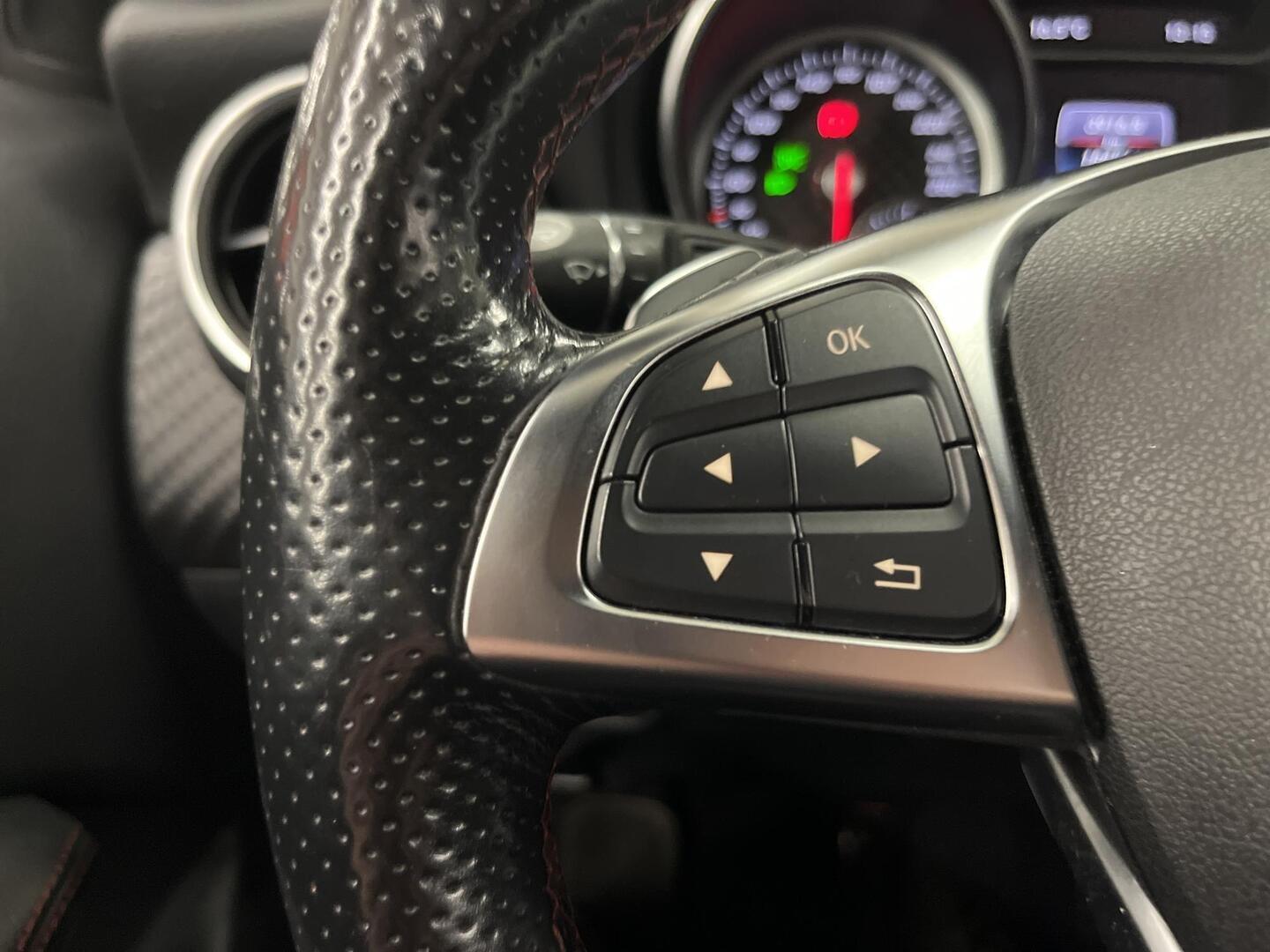 MERCEDES-BENZ A 2015