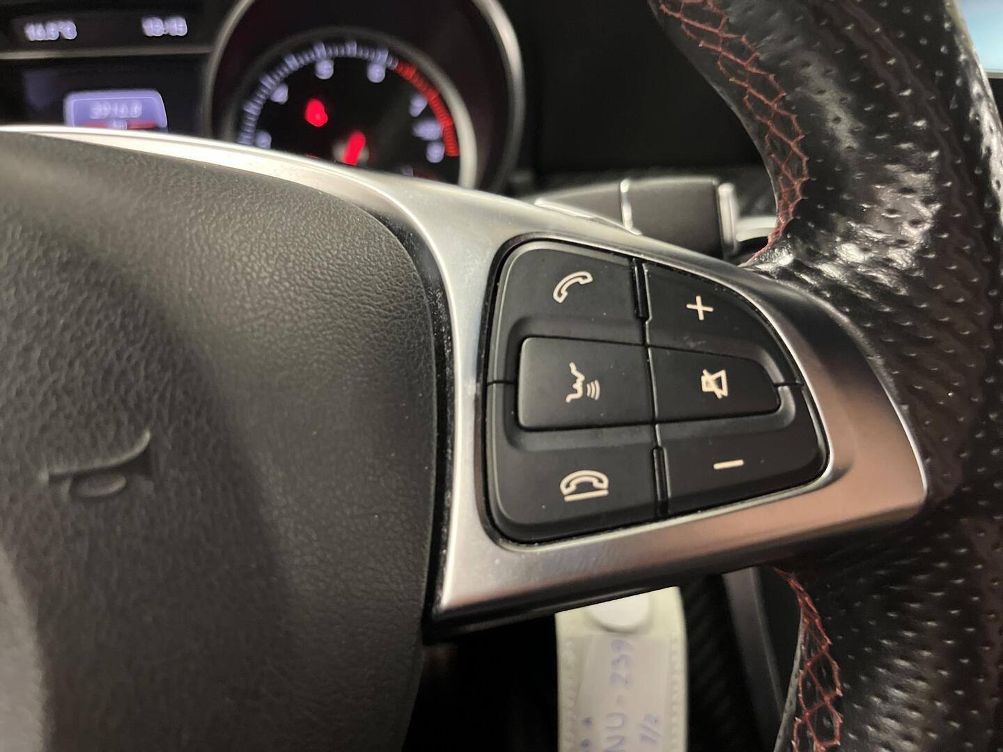 MERCEDES-BENZ A 2015