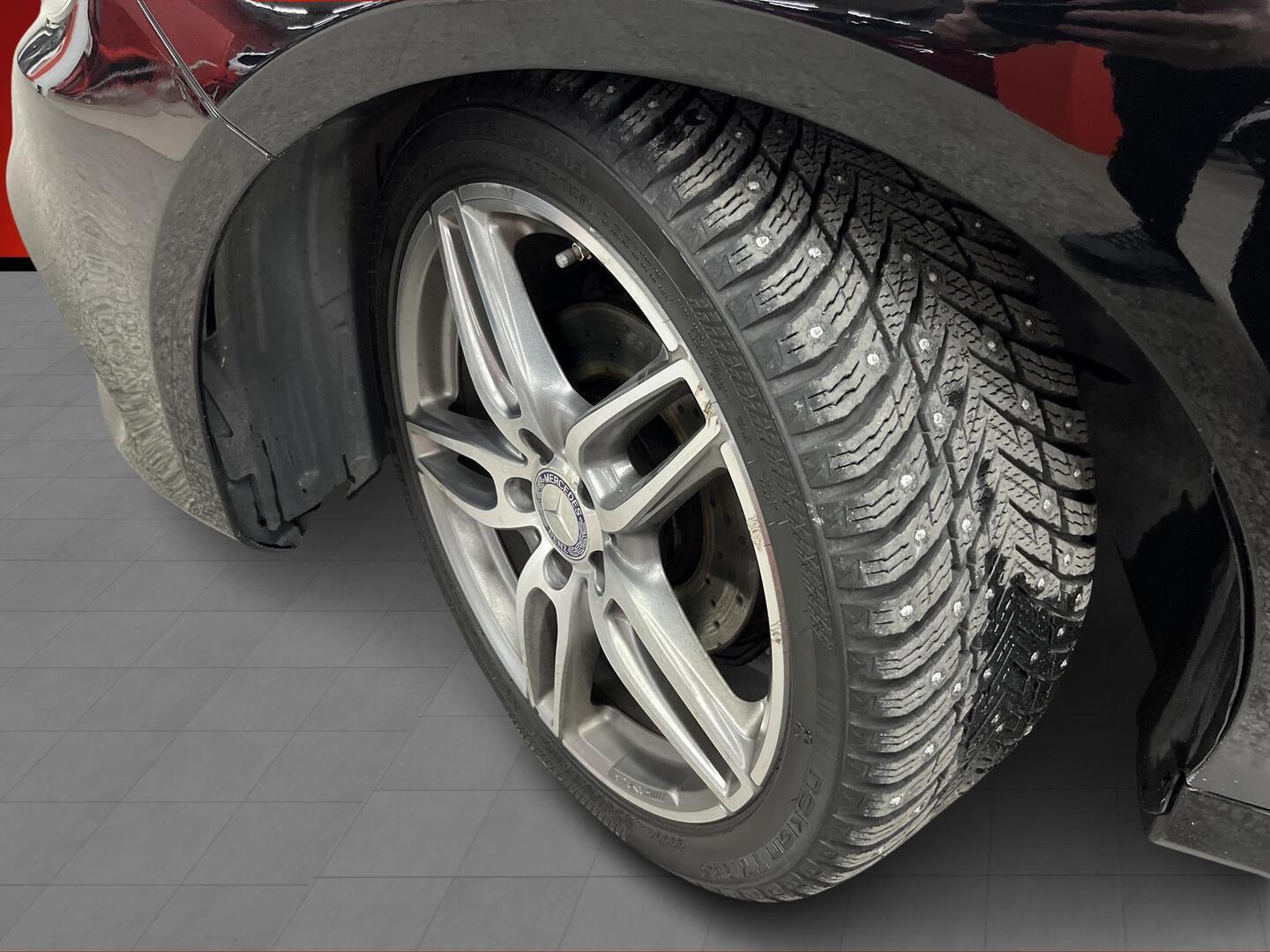 MERCEDES-BENZ A 2015