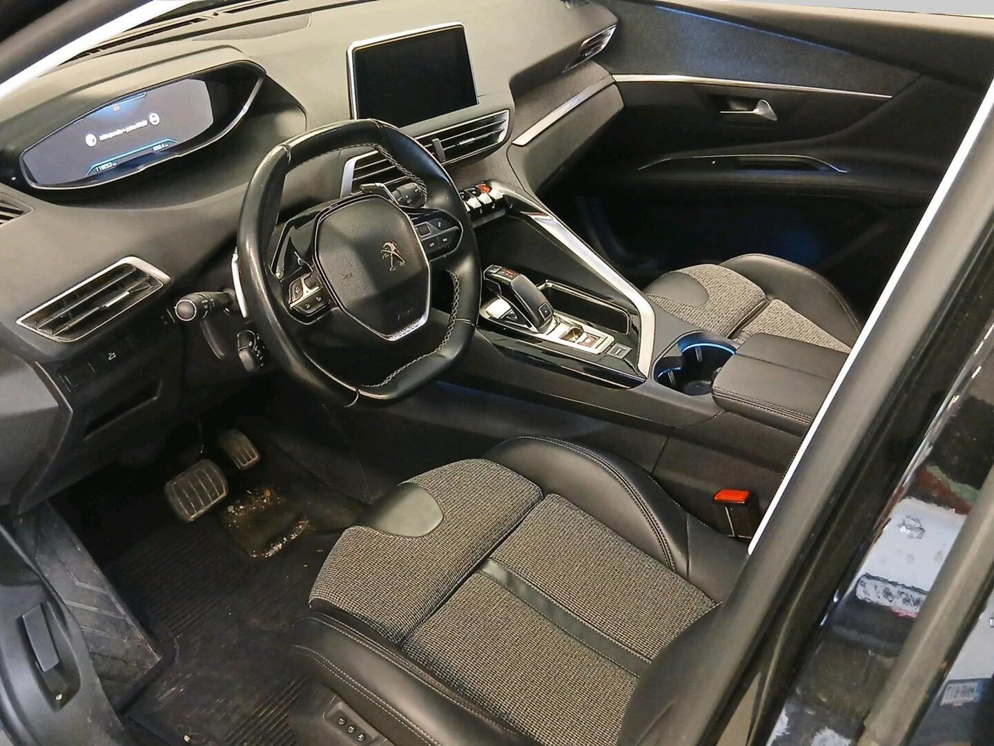 PEUGEOT 3008 2018