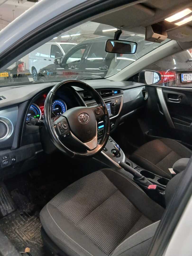 TOYOTA Auris 2014
