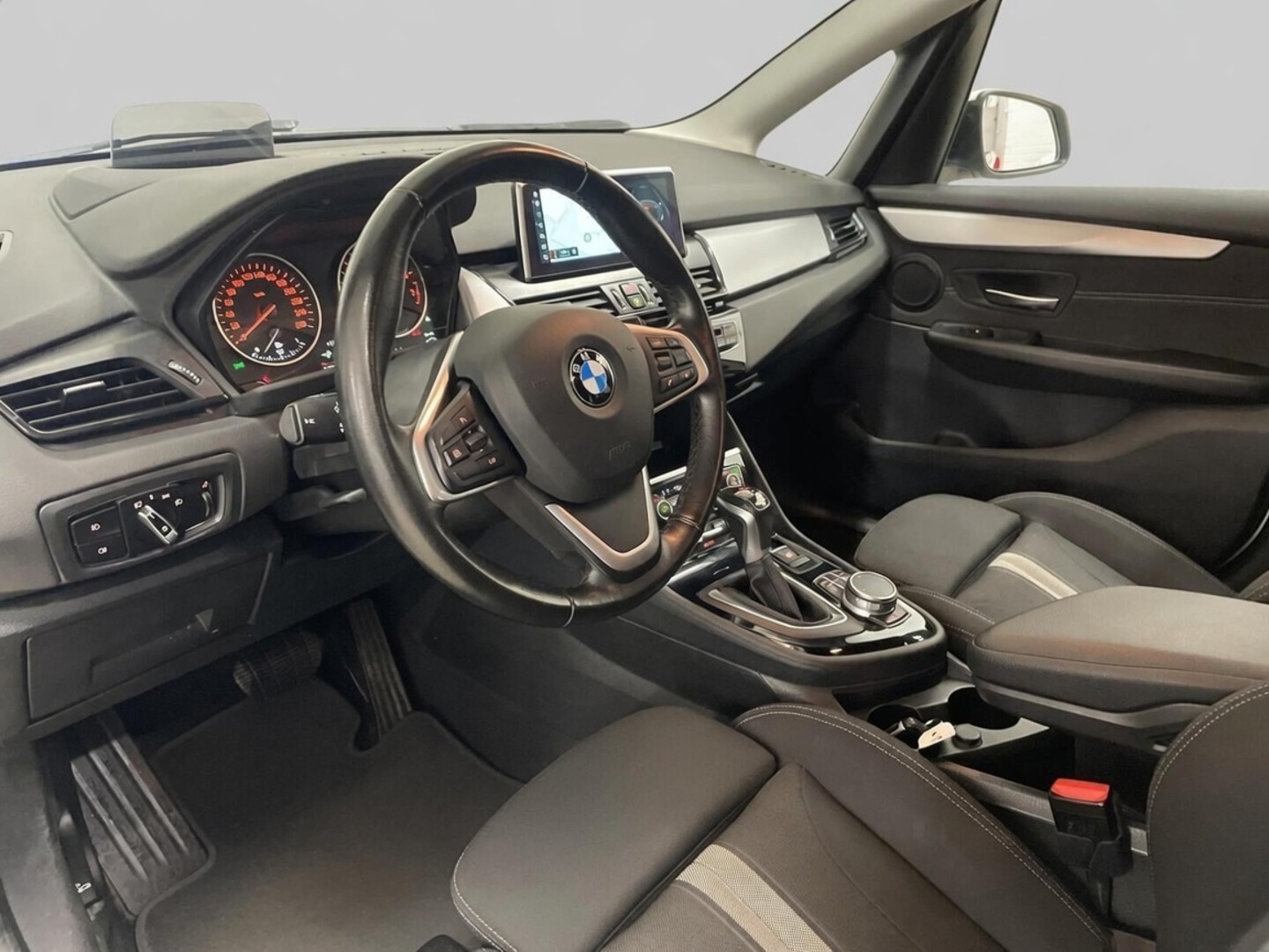 BMW 225 2018