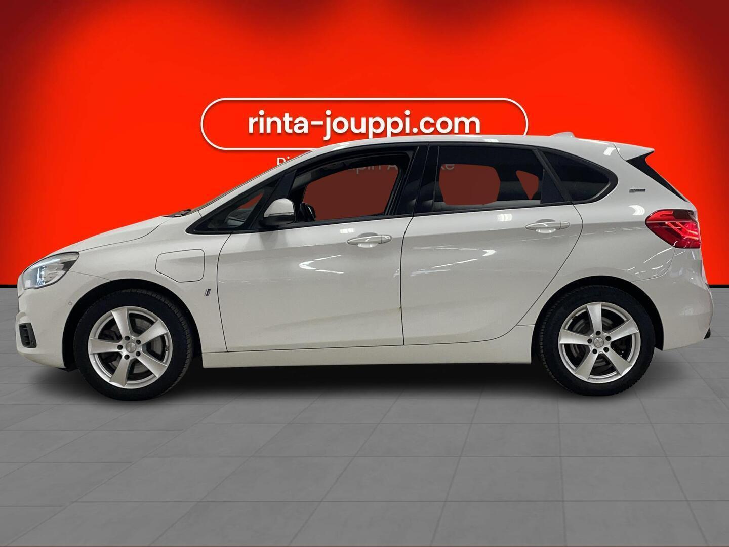 BMW 225 2018