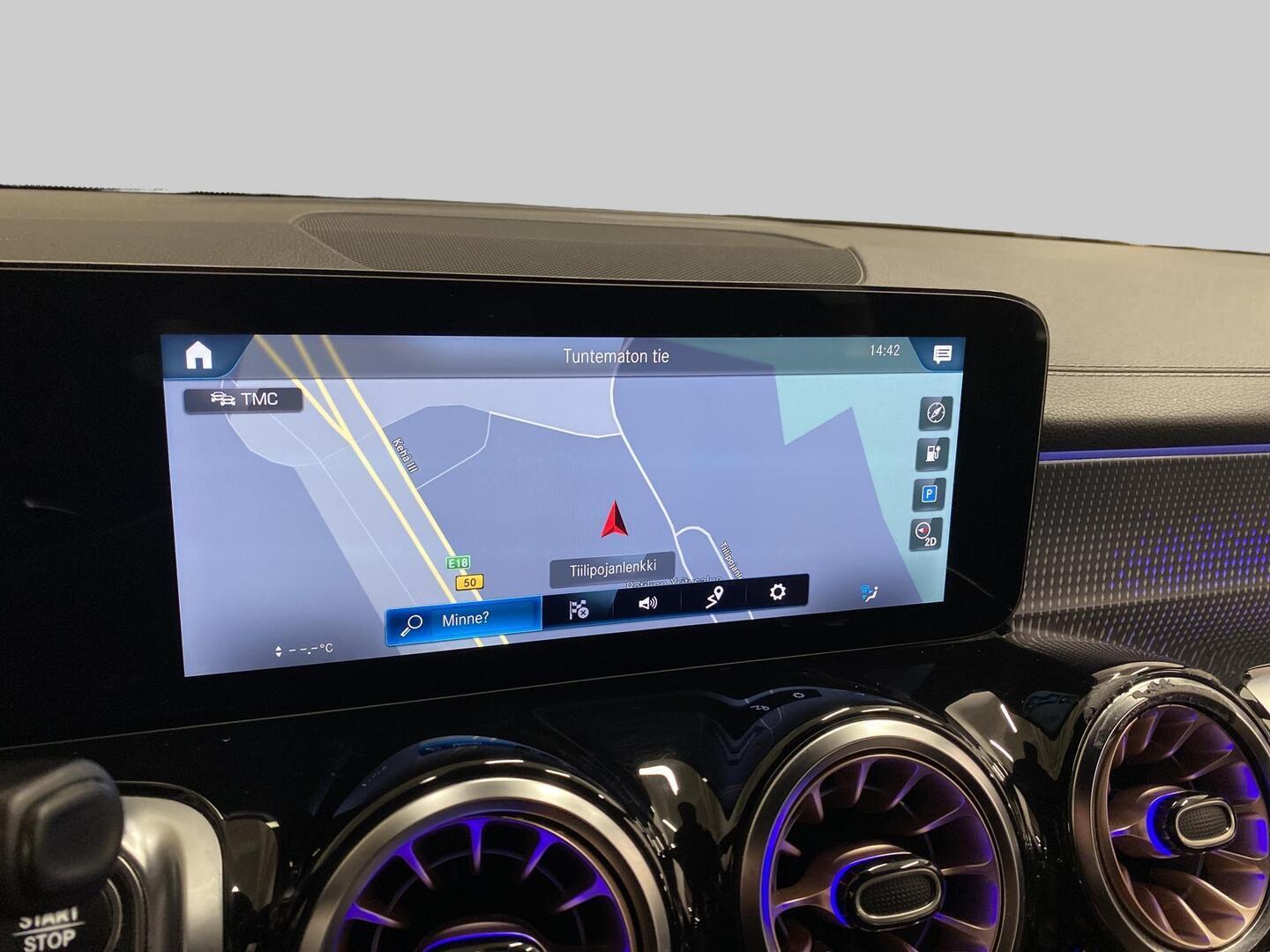 MERCEDES-BENZ EQB 2022