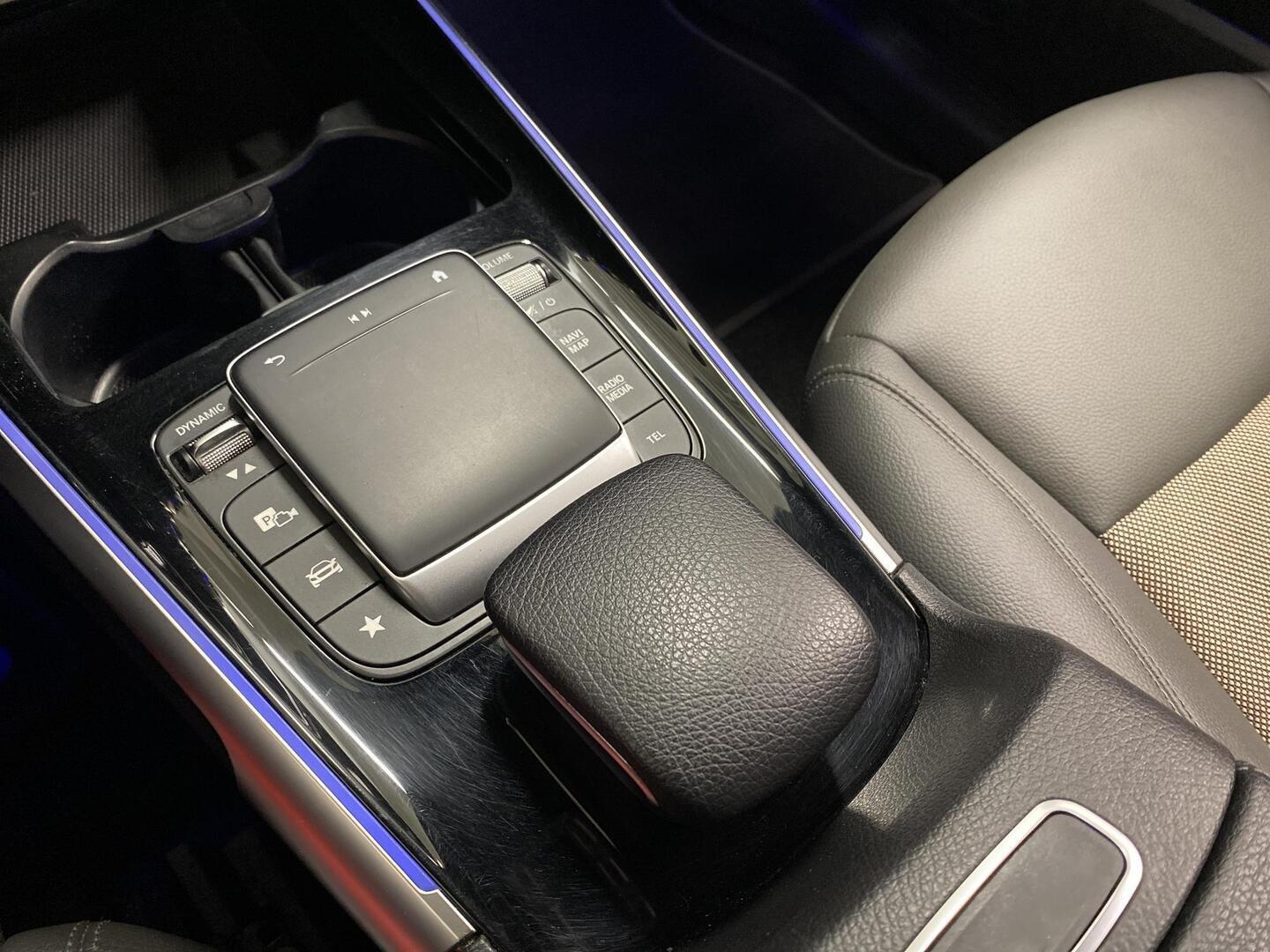 MERCEDES-BENZ EQB 2022