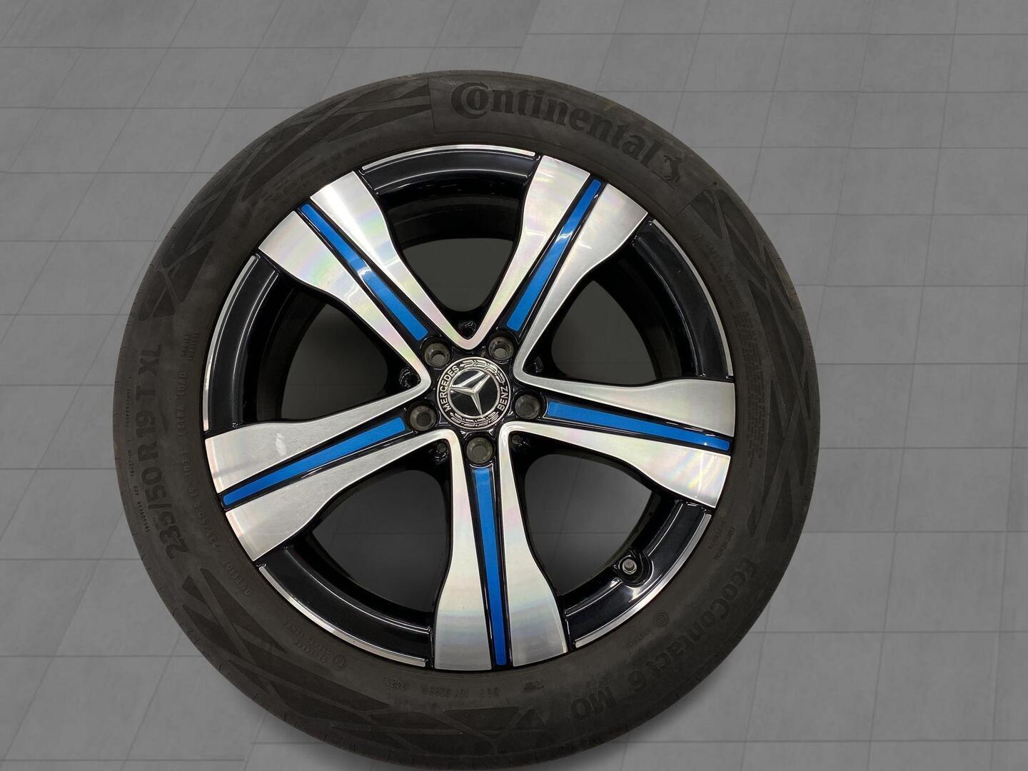 MERCEDES-BENZ EQB 2022