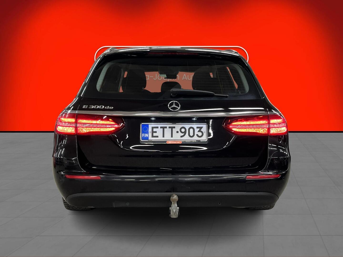 MERCEDES-BENZ E 2020