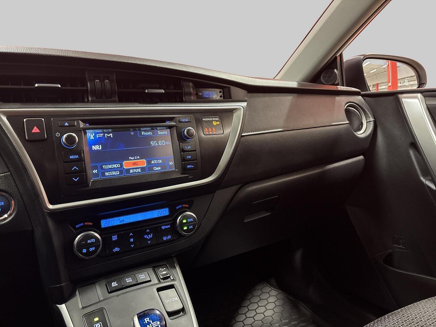 TOYOTA Auris 2014