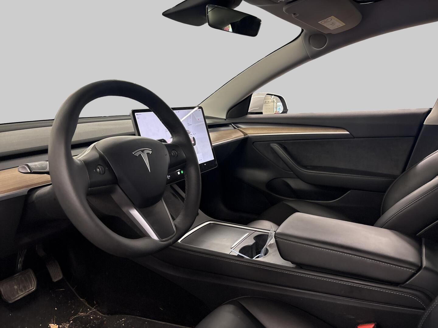 TESLA Model 3 2023