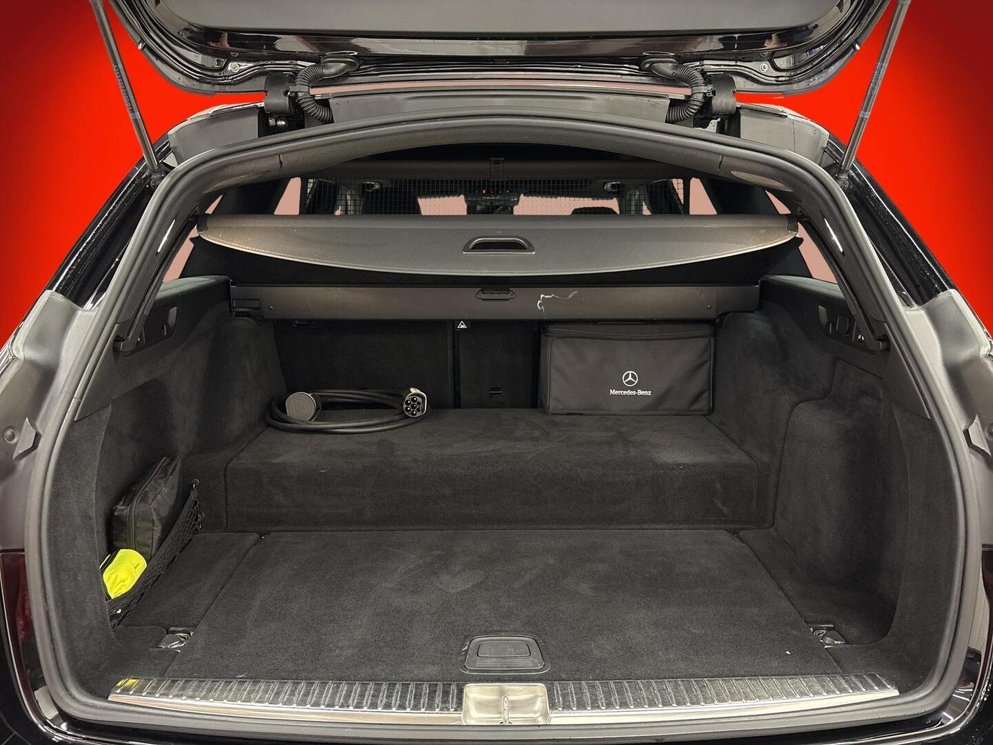 MERCEDES-BENZ E 2023