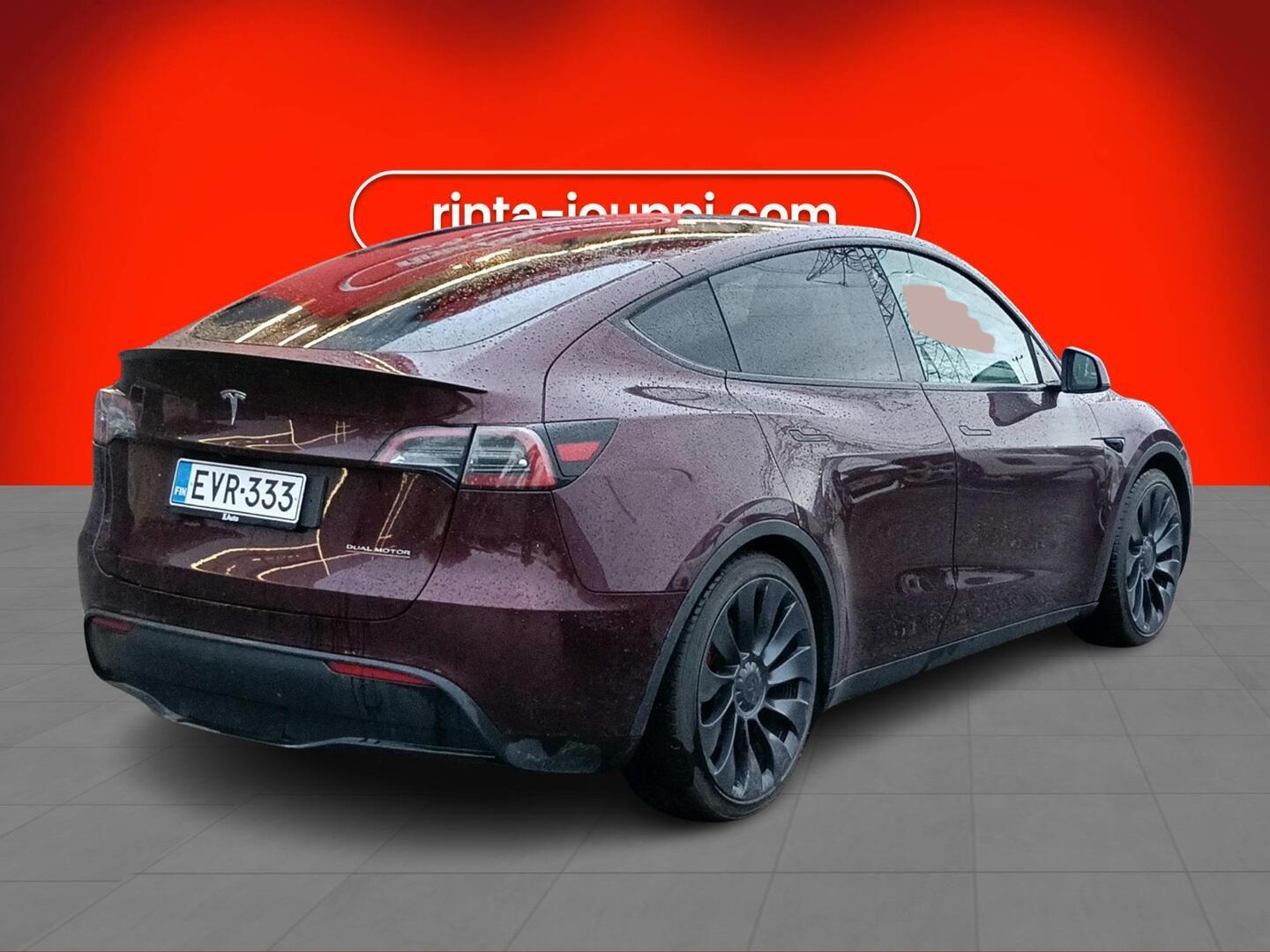 TESLA MODEL Y 2024