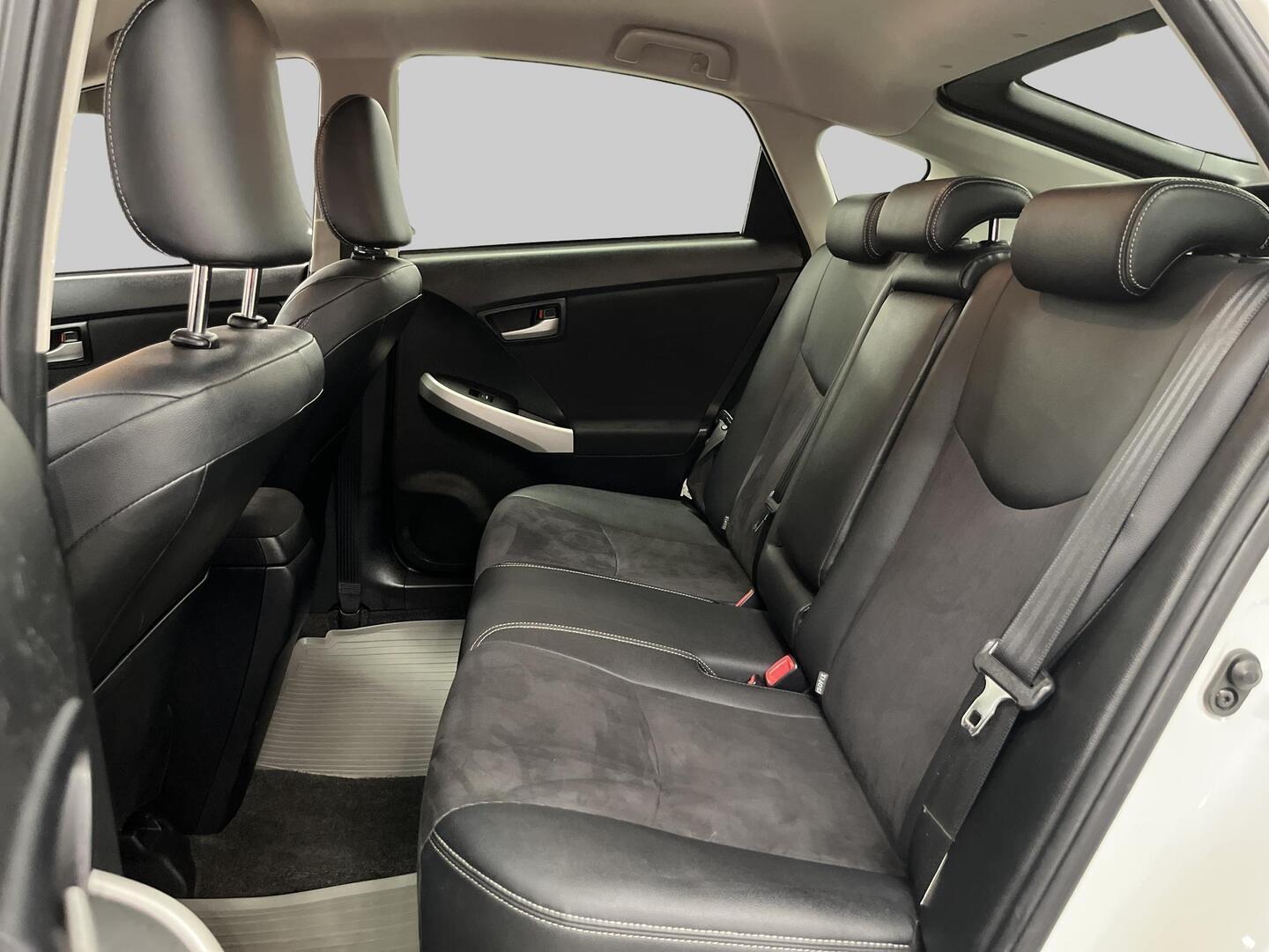 TOYOTA PRIUS PLUG-IN 2014