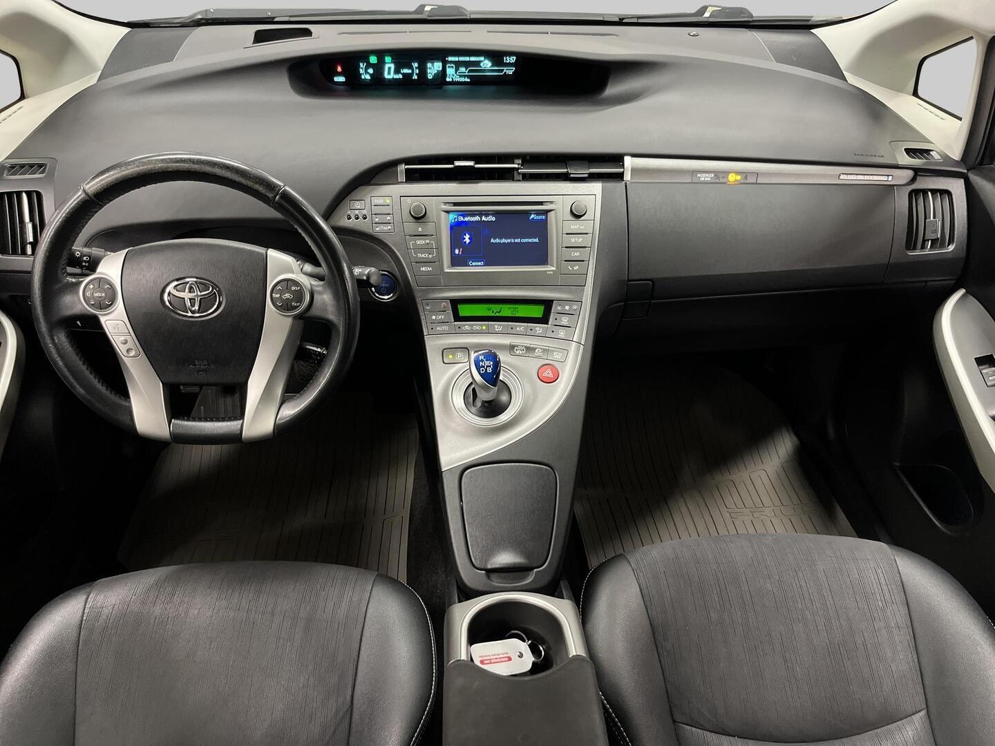 TOYOTA PRIUS PLUG-IN 2014