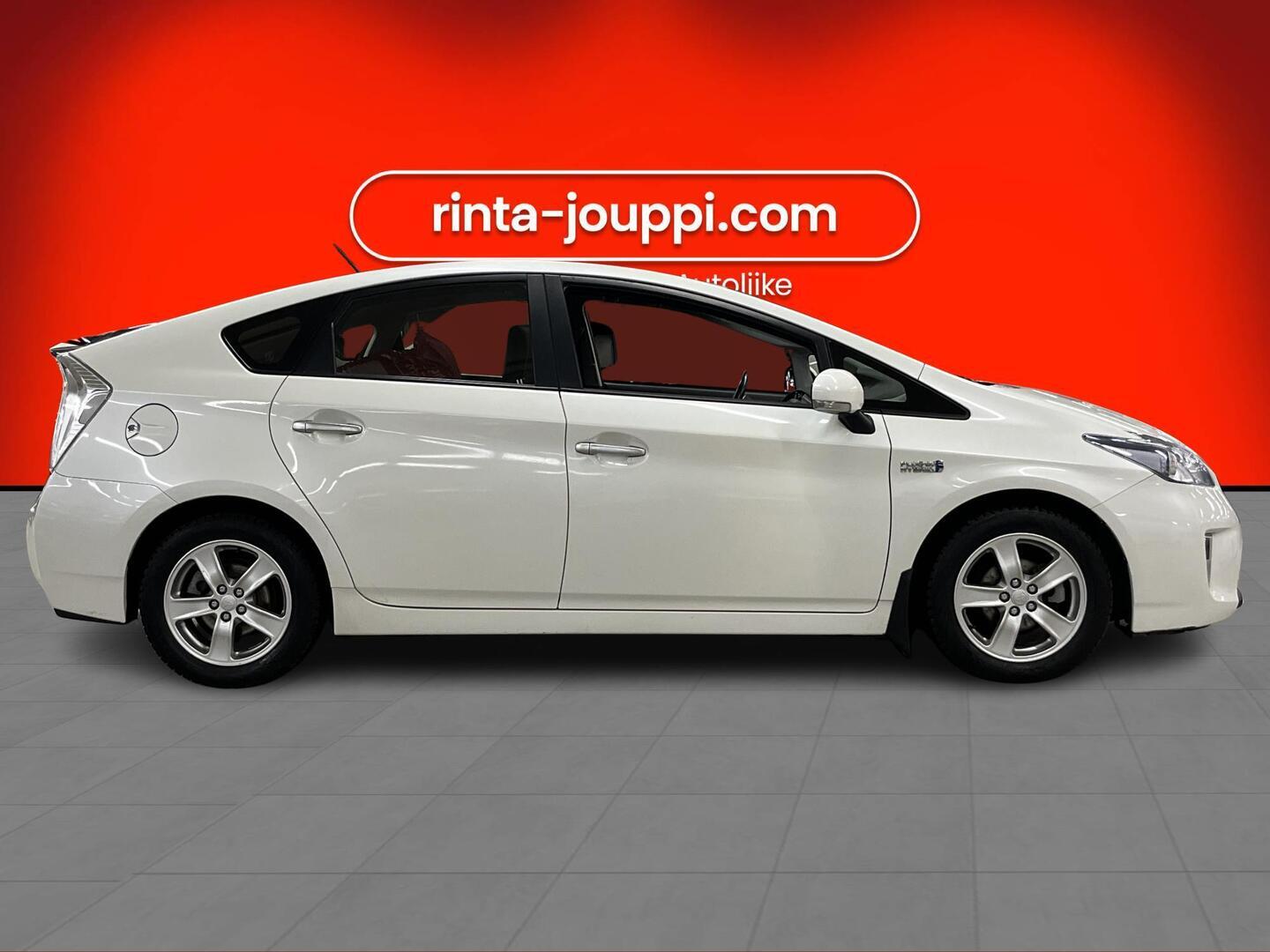 TOYOTA PRIUS PLUG-IN 2014