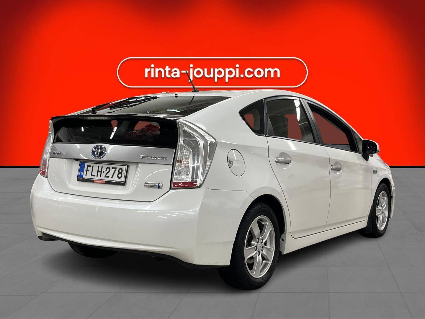 TOYOTA PRIUS PLUG-IN 2014