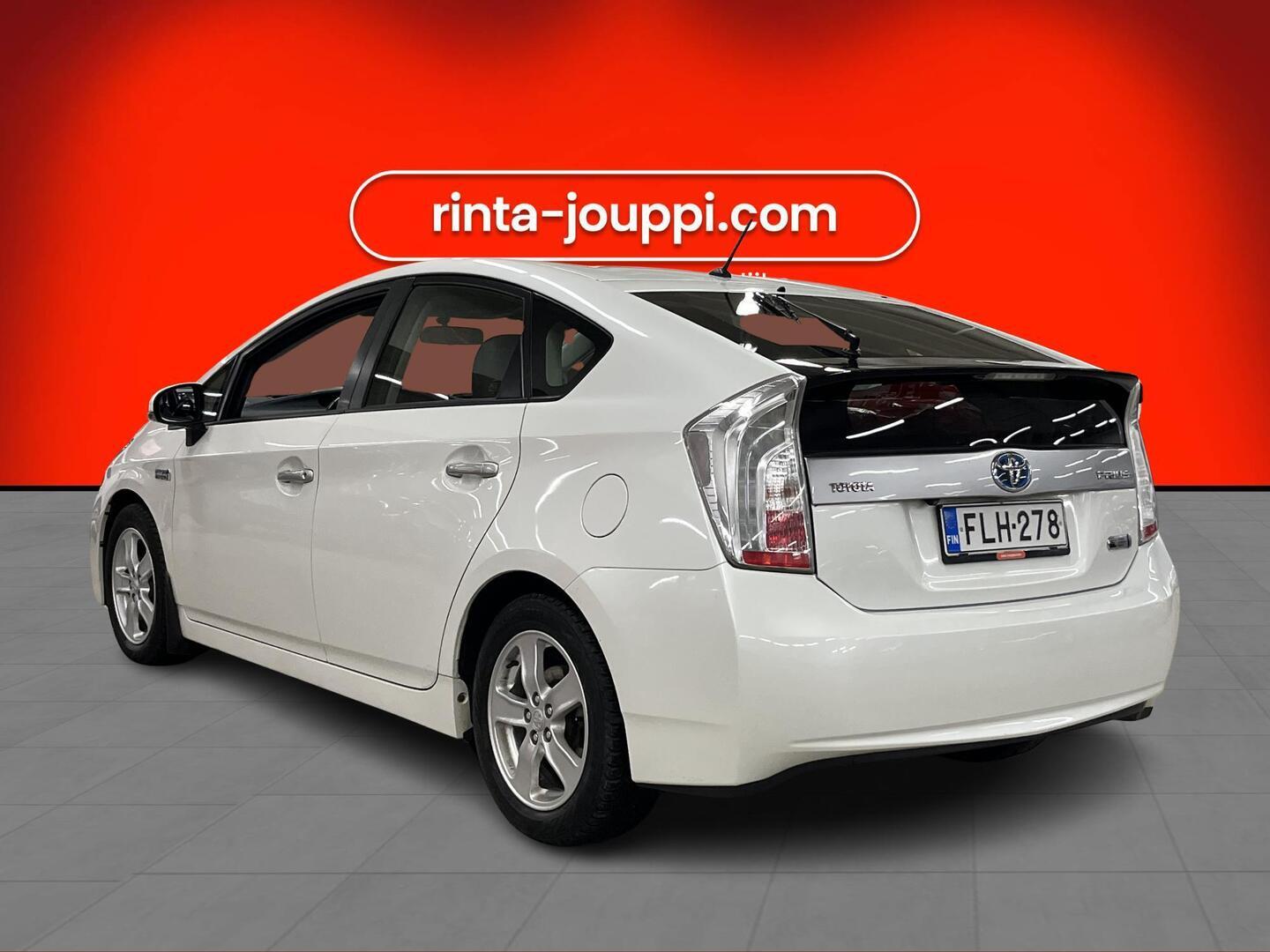 TOYOTA PRIUS PLUG-IN 2014
