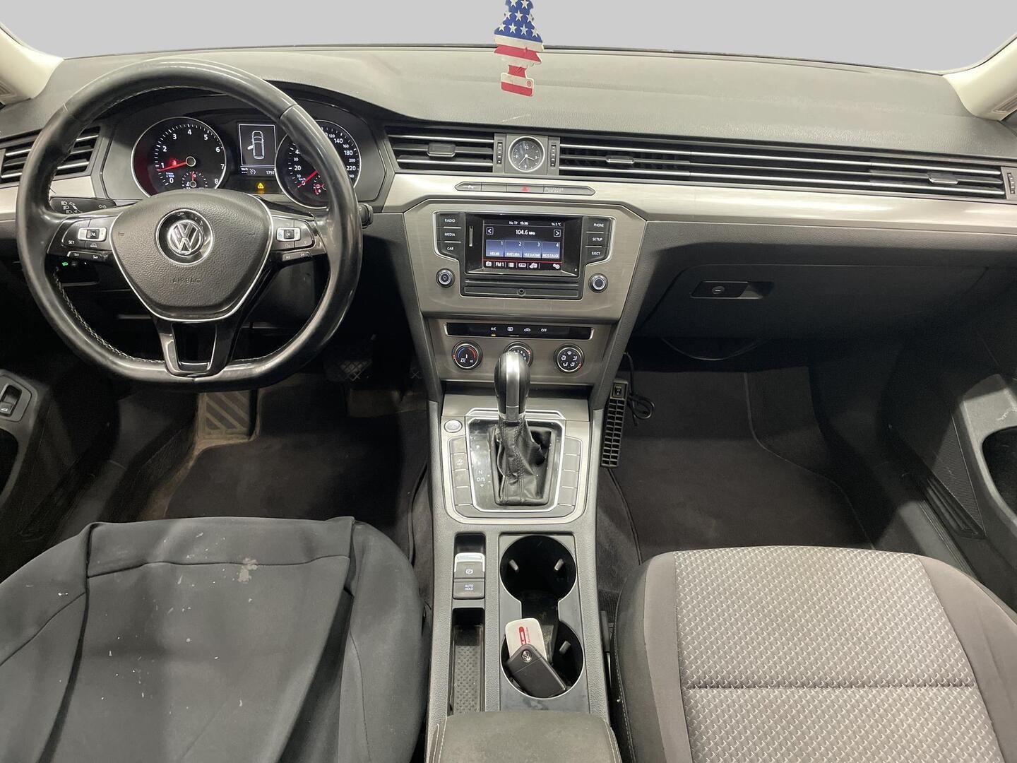 VOLKSWAGEN Passat 2015