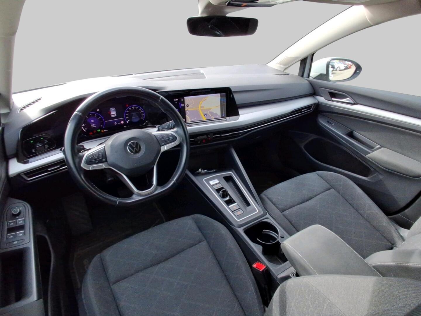 VOLKSWAGEN Golf 2021