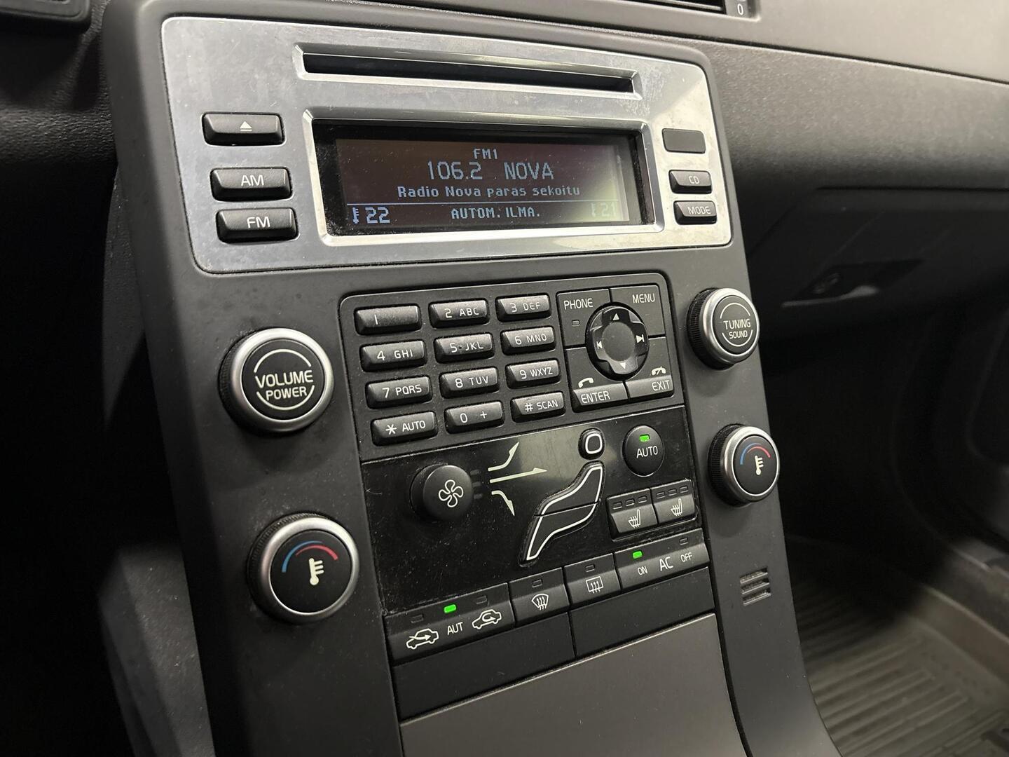 VOLVO V70 2011
